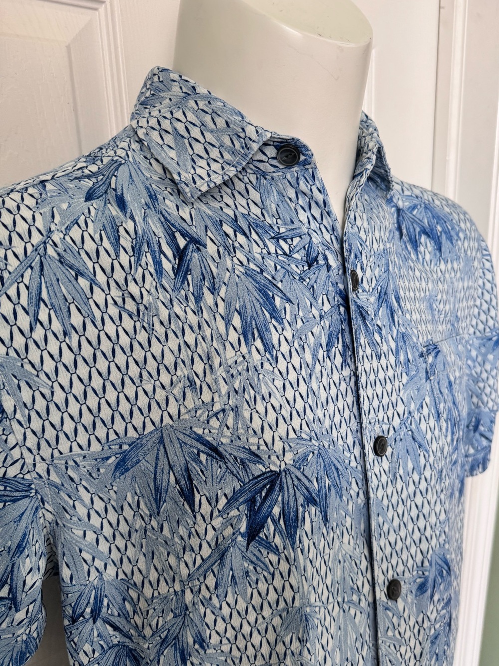 Mens Tommy Bahama Silk Short Sleeve Button Up Vacation Shirt Tropical Medium